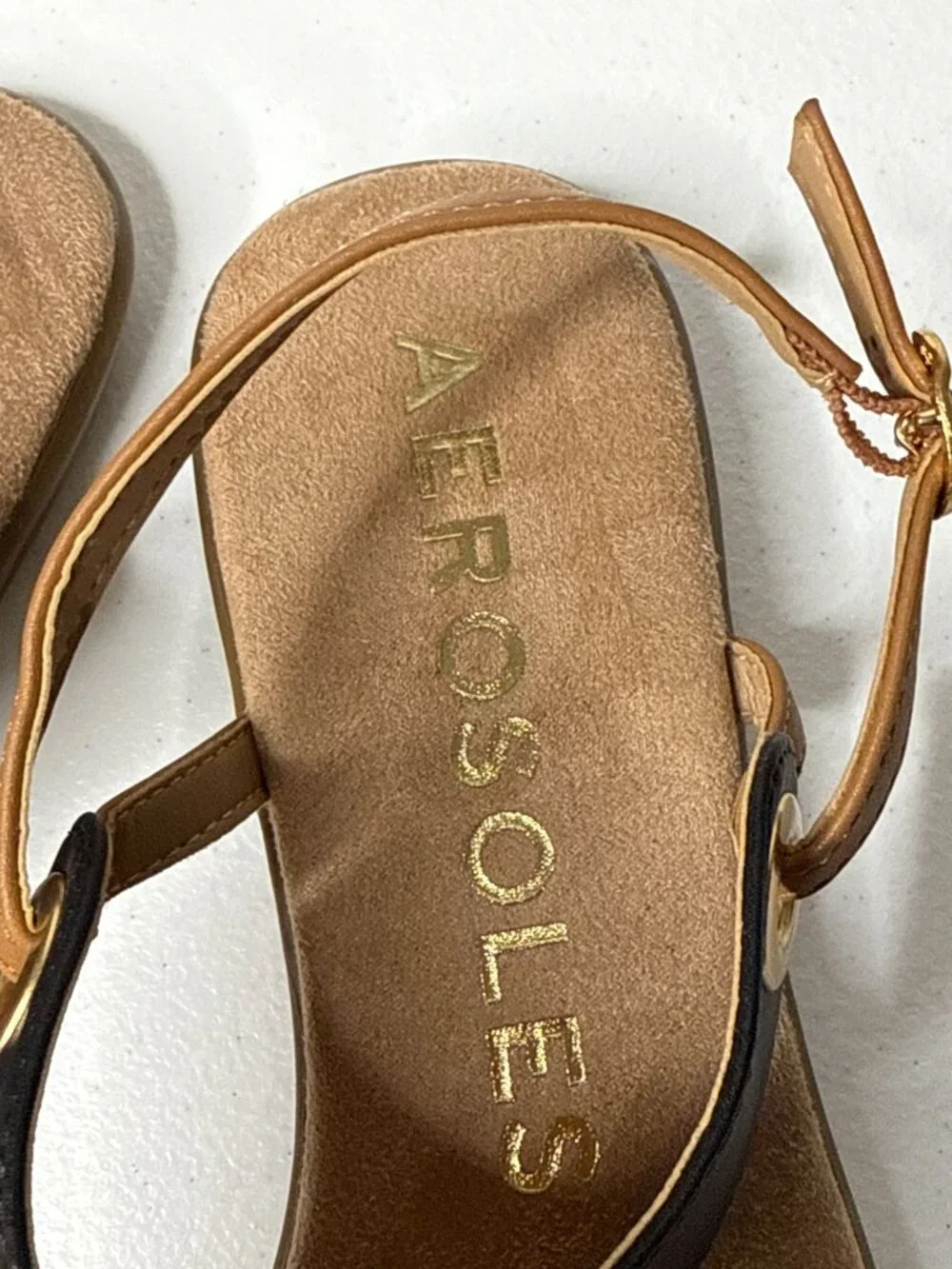 Aerosoles Black Tan Thong Ankle Strap Sandals Size 10